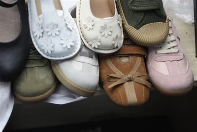 Nifhmu d-differenza bejn żraben tas-siment kiesaħ u żarbun iffurmat bl-injezz...