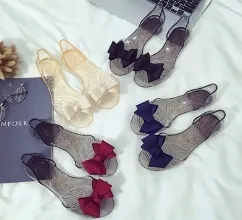 Żraben tal-ġelatina jagħmlu rimonta eleganti fix-xejriet tal-moda 2025